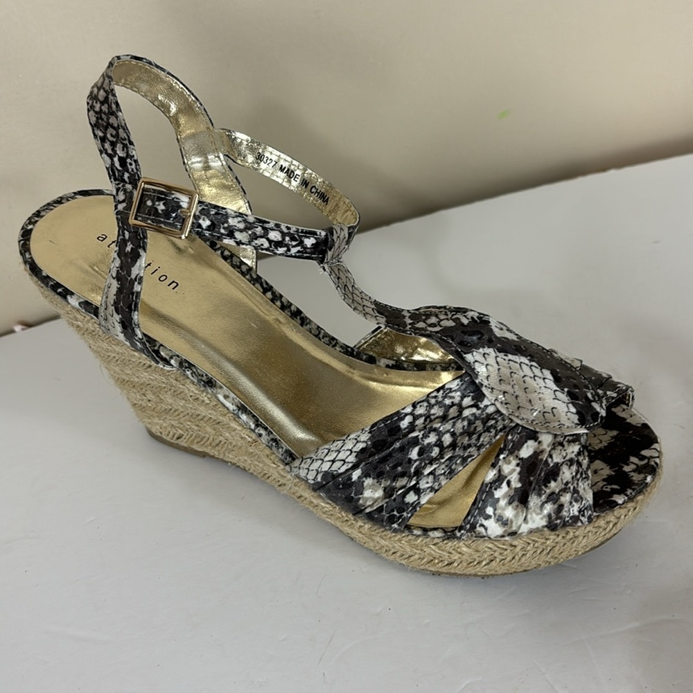 Attention Faux Snakeskin Platform Wedges Sandals Espadrilles Size 8